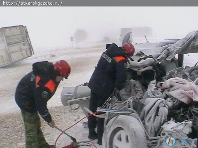 Спасатели одновременно ликвидировали два происшествия (ФОТО)