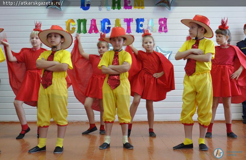 Спасатели отметили профессиональный праздник спортивным состязанием