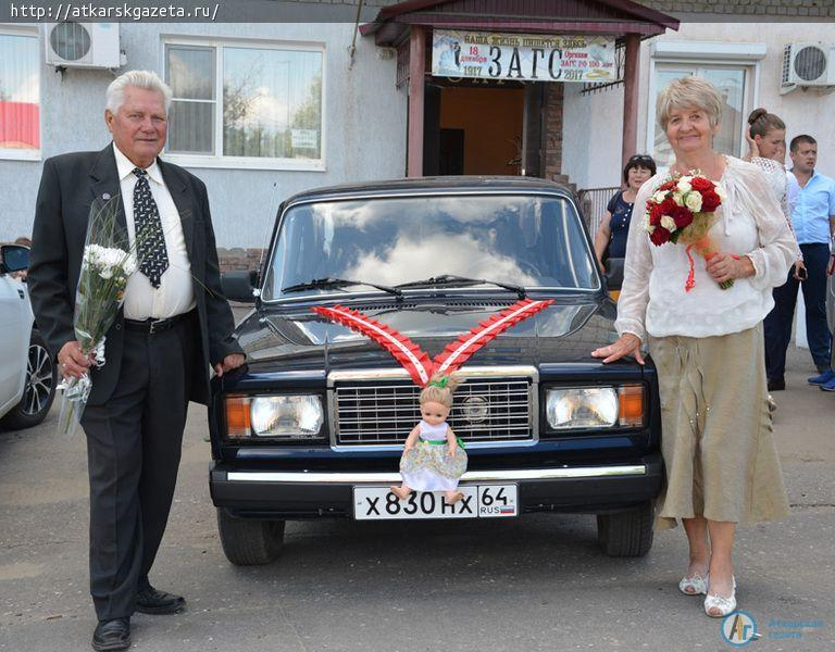 Спустя 50 лет счастливая пара вновь обменялась золотыми кольцами