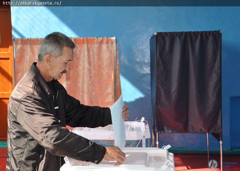 Старшее поколение аткарчан проявляет наибольшую активность на выборах (фото)