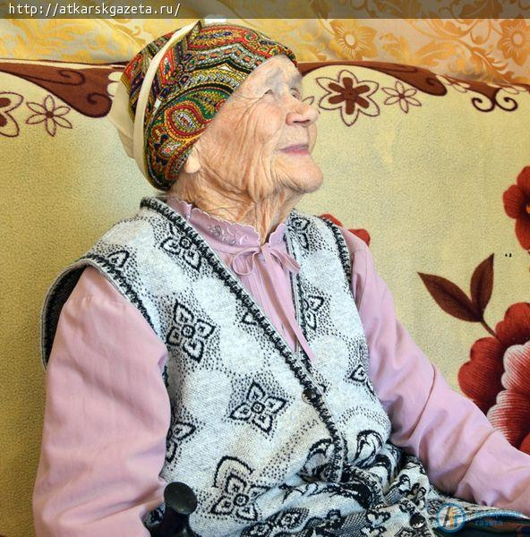 Столетний юбиляр Татьяна ХЛОПОВА: "Люди стареют от безделья"