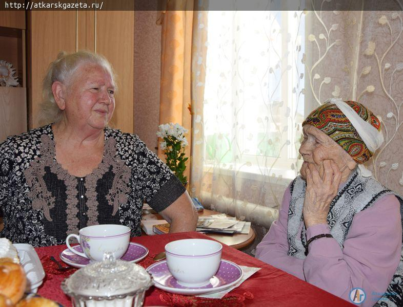 Столетний юбиляр Татьяна ХЛОПОВА: "Люди стареют от безделья"