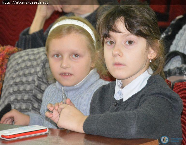 Студентка лицея Елизавета НЕСТЕРОВА нарисовала портрет Валерии (ФОТО)