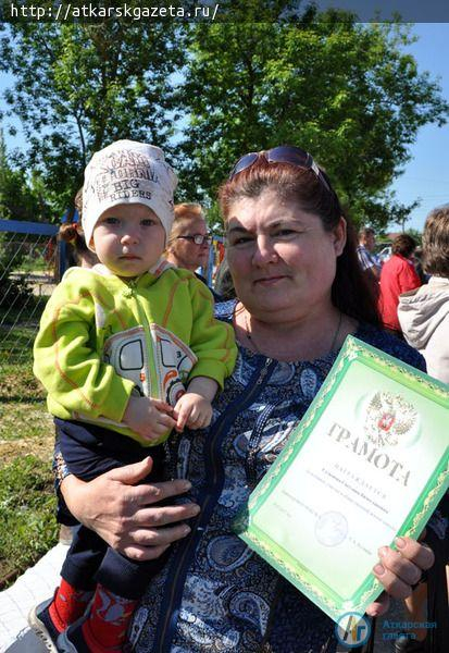 Стулья для компьютерного класса получила в подарок школа №6 (ФОТОРЕПОРТАЖ)