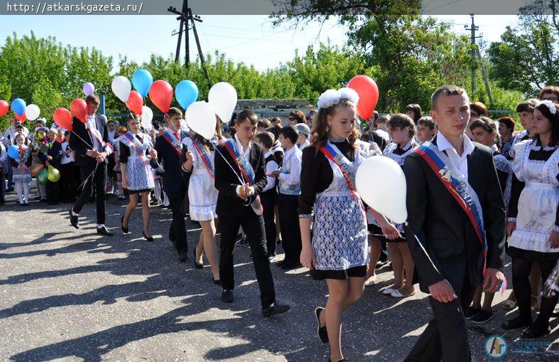 Стулья для компьютерного класса получила в подарок школа №6 (ФОТОРЕПОРТАЖ)