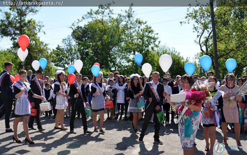 Стулья для компьютерного класса получила в подарок школа №6 (ФОТОРЕПОРТАЖ)