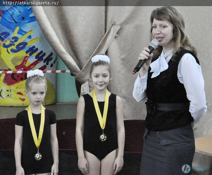 Танцорам из «Пластилина» вручили сертификат участника профессиональных мастер-классов