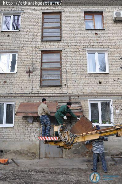 Текущий ремонт многоэтажек в залинейной части города ведет ООО «КСК» (ФОТОРЕПОРТАЖ)
