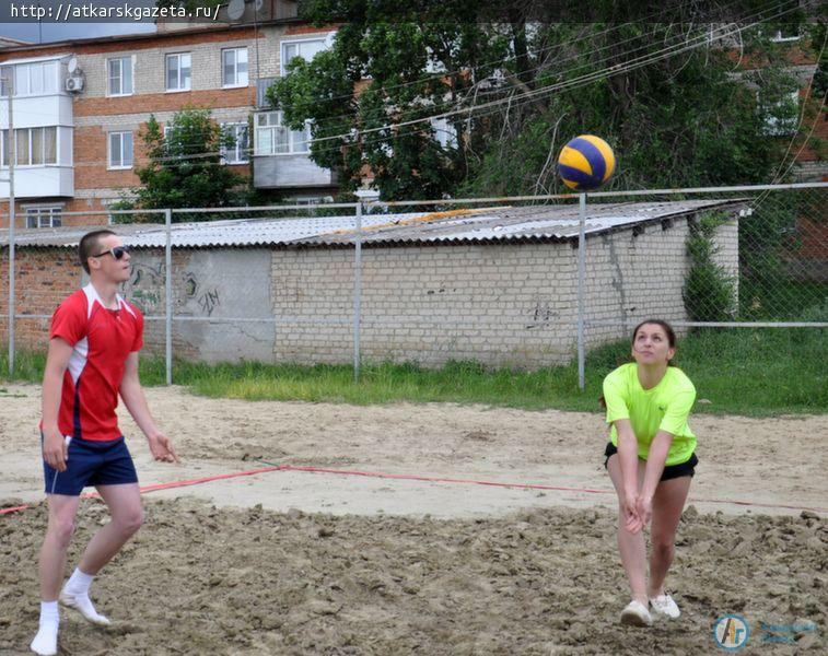 Турнир по пляжному волейболу наградил победителей (ФОТО)