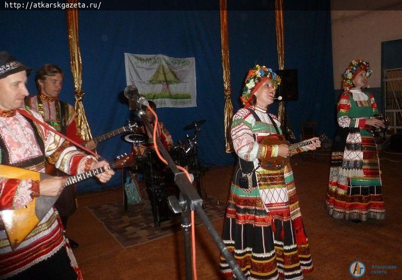 У землячества села Озёрное появился свой флаг (ФОТО)