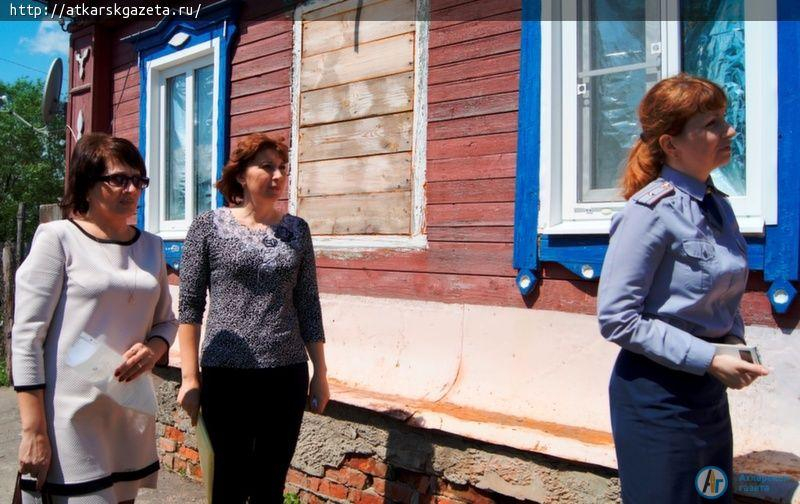 Участники рейда проверили, как соблюдаются интересы детей в семьях осужденных родителей