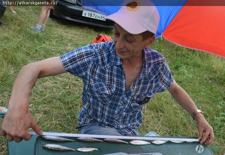 Участников чемпионата по рыбной ловле угощали монастырской ухой (ФОТОРЕПОРТАЖ)