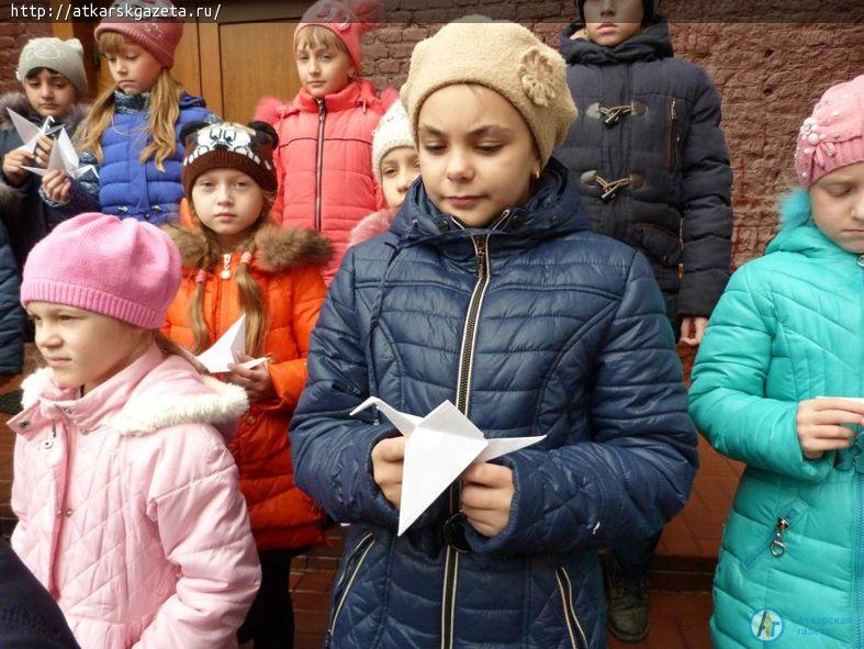 Ученики младших классов школы №9 приняли участие в акции «Оригами за мир» (ФОТО)