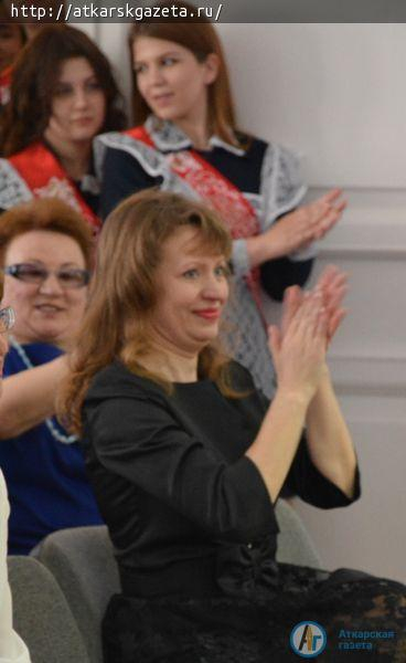 Ученики многонационального класса попрощались со школой на языке своего народа (ФОТО)