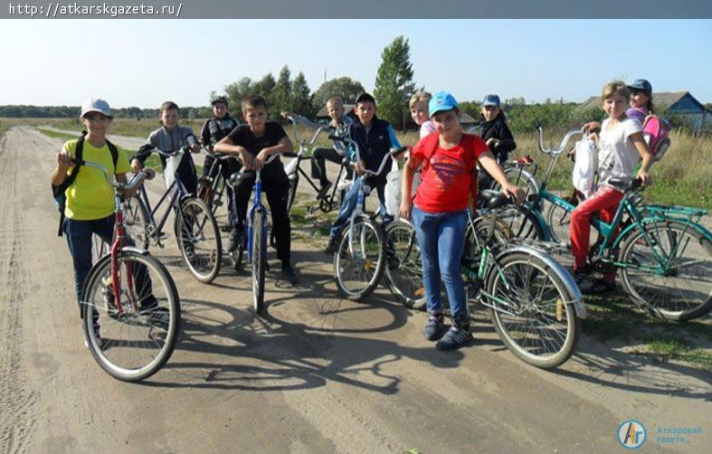 Ученики школы в Озерном провели велопоход с пользой для общества