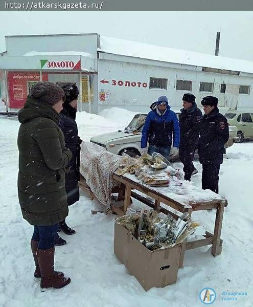 Уличные продавцы цветов нарушили правила торговли