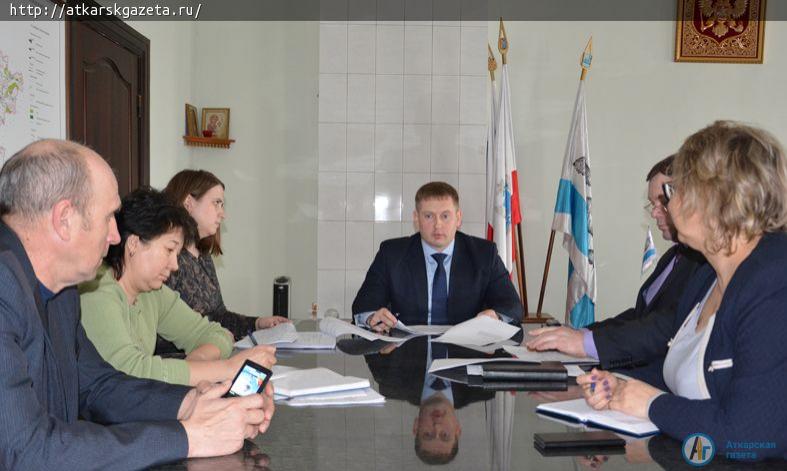 Улицы Аткарска намерены превратить в кленовые аллеи