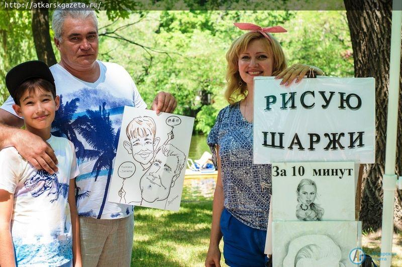 Уникальным подарком с фестиваля «Аткарские розы» может стать авторский шарж