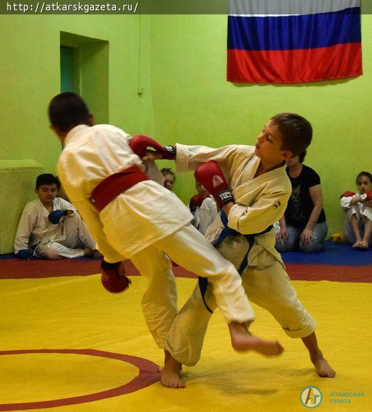 В Аткарске героям войны посвятили турнир по каратэ (ФОТО)