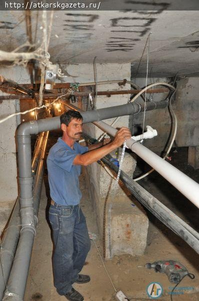 В Аткарске начался капитальный ремонт многоэтажек (ФОТО)