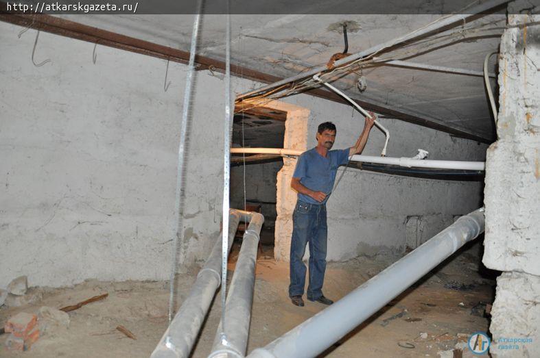 В Аткарске начался капитальный ремонт многоэтажек (ФОТО)