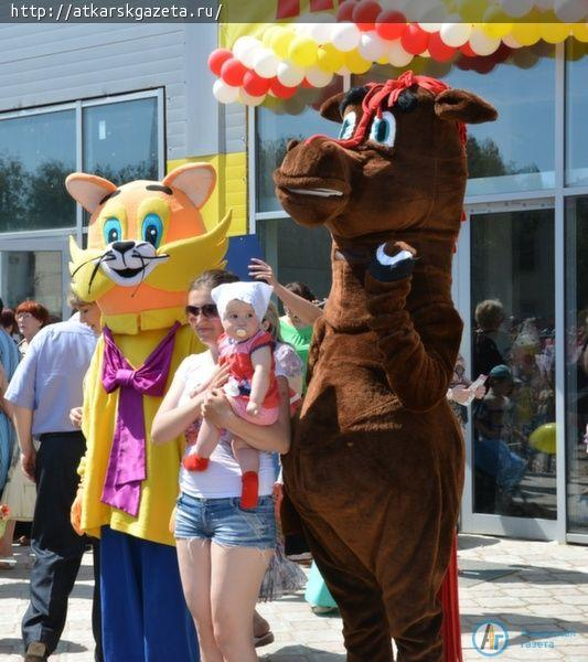 В Аткарске открылся новый торговый центр «NСИТИ» (ФОТО)