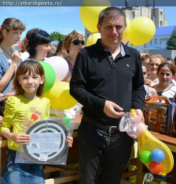В Аткарске открылся новый торговый центр «NСИТИ» (ФОТО)