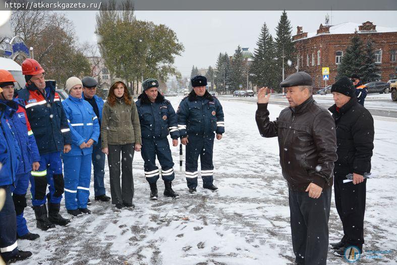 В Аткарске отрабатывали действия в случае возникновения снежных заносов (ФОТО)