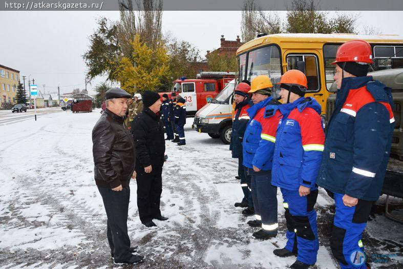 В Аткарске отрабатывали действия в случае возникновения снежных заносов (ФОТО)