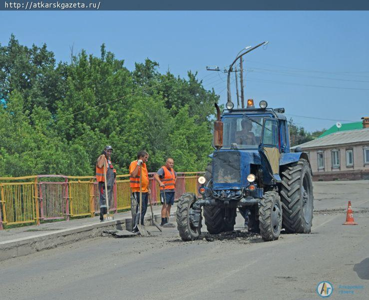 В Аткарске отремонтировали въезды на автомобильные мосты