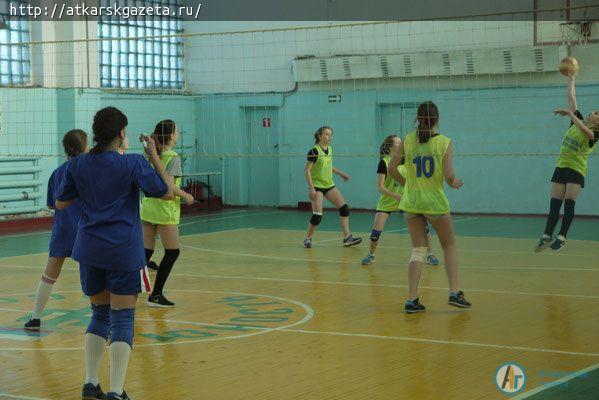 В Аткарске прошел областной блиц-турнир по волейболу (ФОТО)
