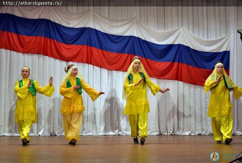 В Аткарске прошло торжественное мероприятие ко Дню России