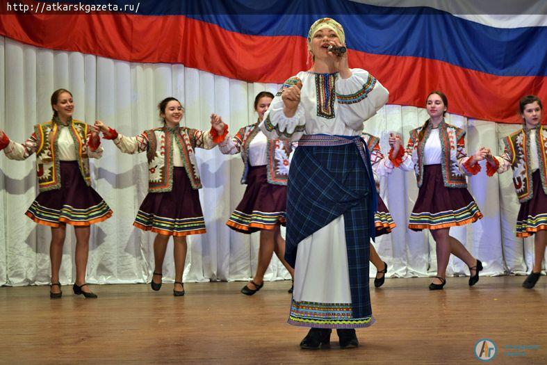 В Аткарске прошло торжественное мероприятие ко Дню России