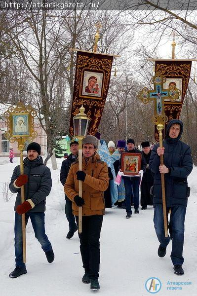В Аткарске состоялся крестный ход в память о разрушенном храме (ФОТО)
