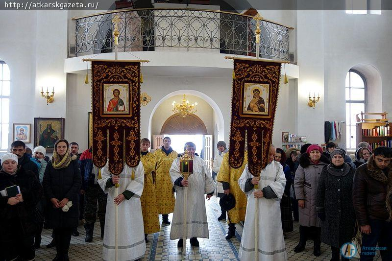 В Аткарске состоялся крестный ход в память о разрушенном храме (ФОТО)