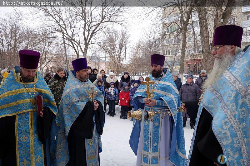 В Аткарске состоялся крестный ход в память о разрушенном храме (ФОТО)