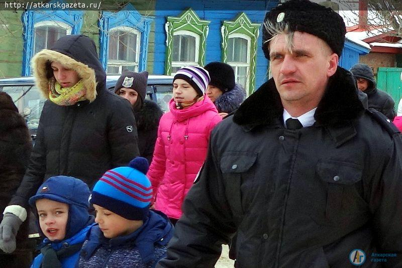 В Аткарске состоялся крестный ход в память о разрушенном храме (ФОТО)
