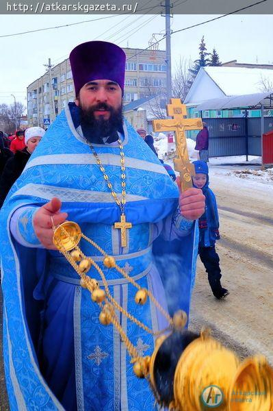 В Аткарске состоялся крестный ход в память о разрушенном храме (ФОТО)