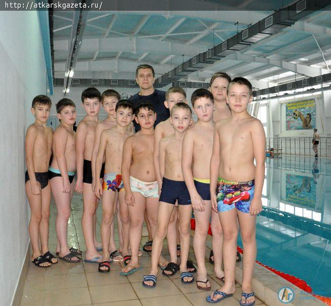В Аткарске стартовал областной турнир по водному поло «Зимушка-зима» (ФОТО)
