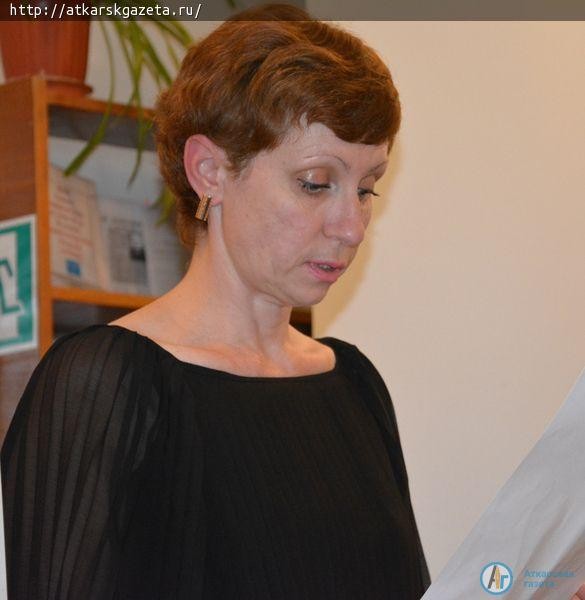 В библиотеке читали стихи аткарского знаменосца (ФОТО)