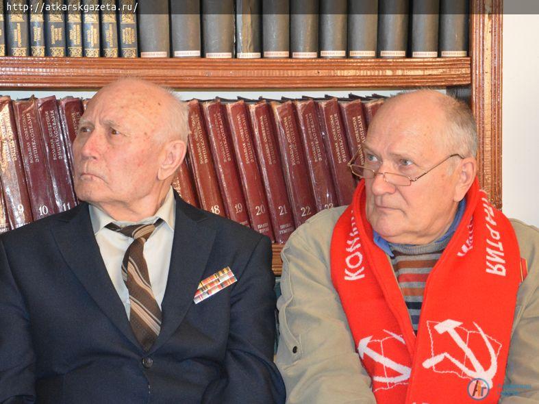 В библиотеке читали стихи аткарского знаменосца (ФОТО)