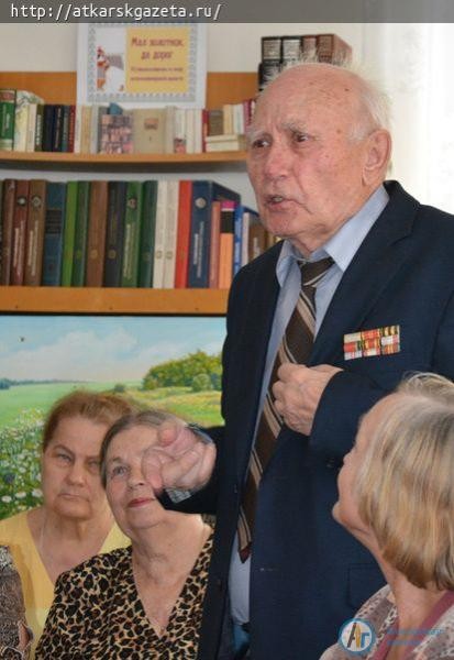 В центральной библиотеке прошел час памяти Владимира ИГНАТЬЕВА