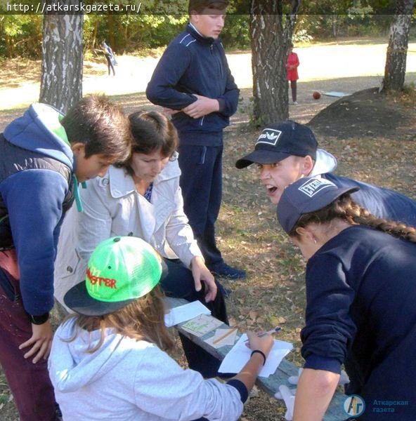 В Даниловке школьники изучали историю родного края и преодолевали болото по кочкам