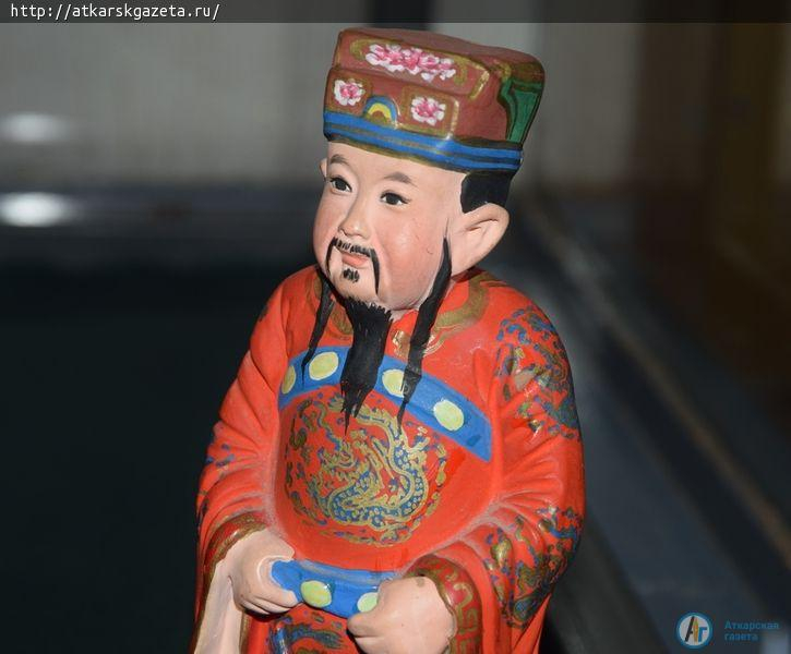В день Фестиваля роз аткарчанам покажут китайские лаковые шкатулки и шелковые веера