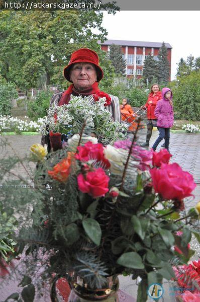 В День города выставку «Аткарские розы» посетило более тысячи аткарчан (ФОТО)