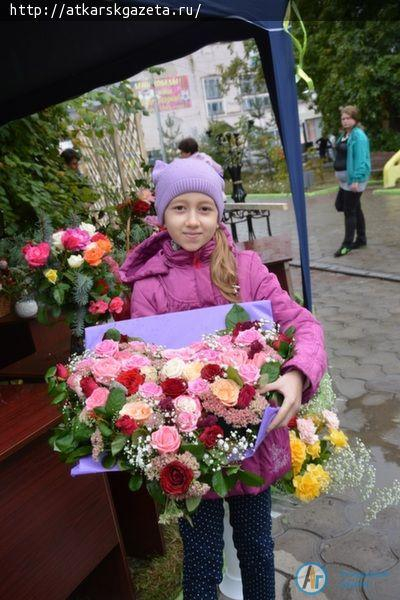 В День города выставку «Аткарские розы» посетило более тысячи аткарчан (ФОТО)