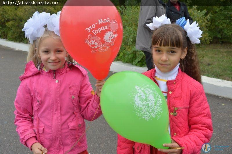 В День города выставку «Аткарские розы» посетило более тысячи аткарчан (ФОТО)