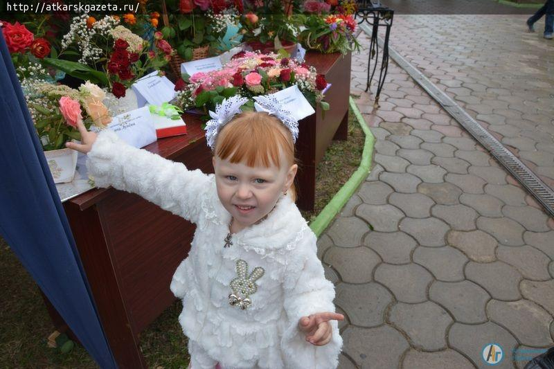 В День города выставку «Аткарские розы» посетило более тысячи аткарчан (ФОТО)