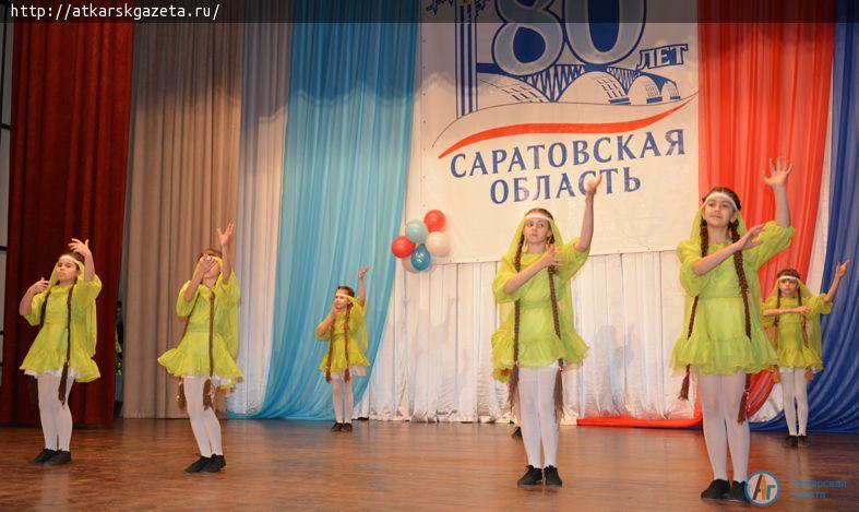 В день Конституции первый паспорт гражданина России получили семеро аткарчан  (ФОТО)