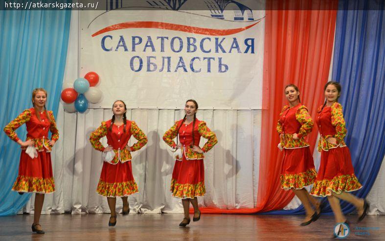 В день Конституции первый паспорт гражданина России получили семеро аткарчан  (ФОТО)